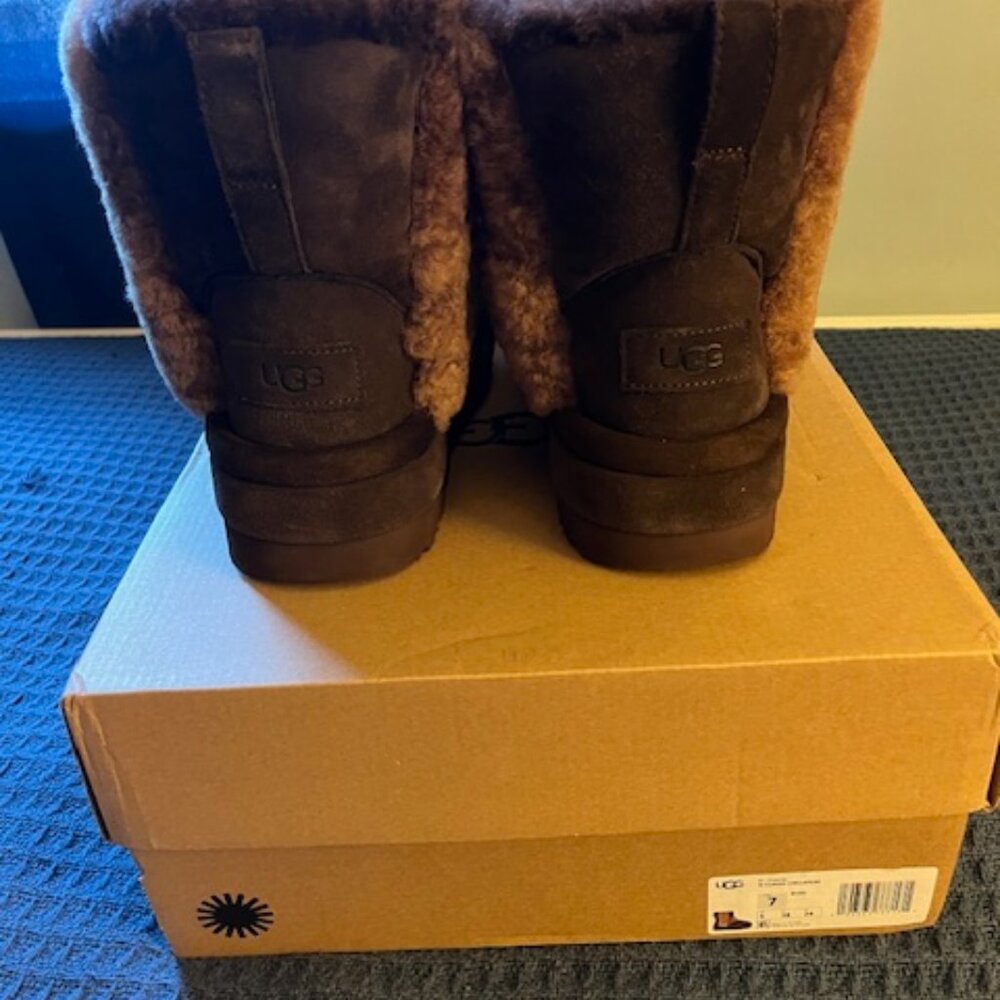 UGG Chillapeak Platform Boots | Women’s Size 7 | Chestnut | New in Box - Picture 7 of 8